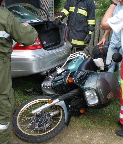 Motorrad wurde eingeklemmt